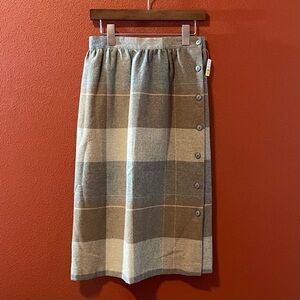 Vintage Robyn Women’s USA Made Wool Blend Tartan Side Button Pencil Skirt
